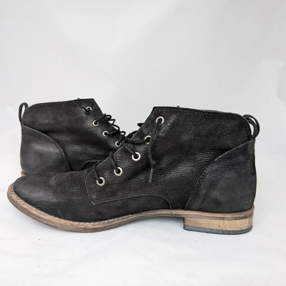 Black Women's Lace-Up Ankle Boots - Picture 7 of 7